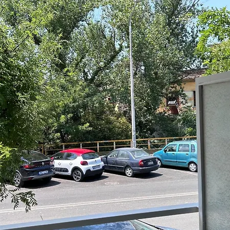 Papafi Str Near Metro 40sqm Gas Heating Ac 55