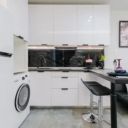 μarble - Papafi Str - 40sqm - Gas Heating & Ac - 55